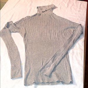 Fitted Lightweight turtleneck